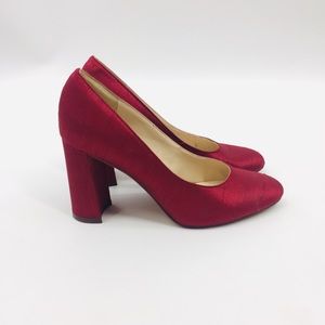 ✨🎄Nine West Red Satin Textured Pump Heels 6US